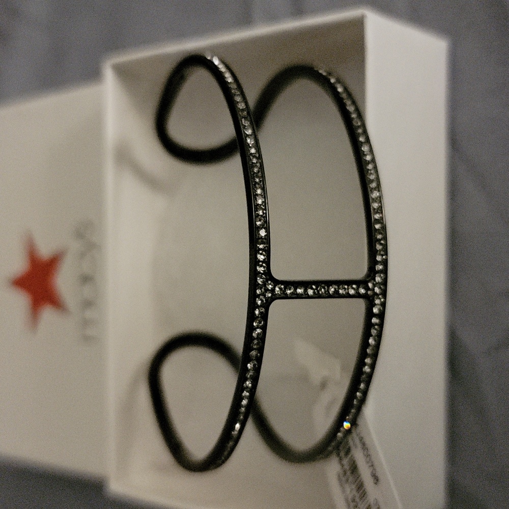 Gorgeous Michael Kors Black Tone Brilliance Cuff Bracelet Crystals Pave